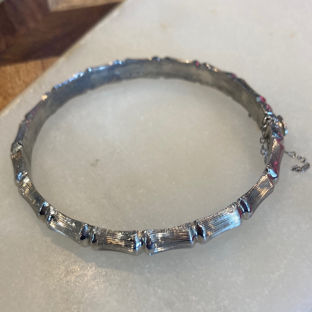 Sterling Silver vintage cuff bracelet lion stamp with V era approx. 1970’s ❤️
